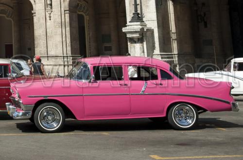 Pink retro car - F-254c