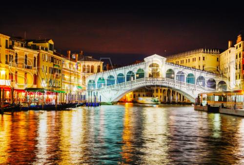 Rialto Bridge with illumination - F-257